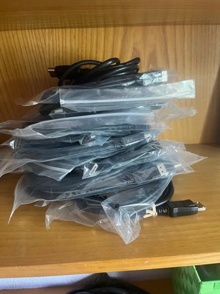 16 nuovi cavi DisplayPort