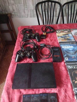 Consola PS2 Slim Negra Sony dos mandos y cables