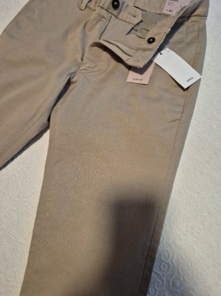Pantalón Chino Mango. Sin estrenar! Con etiqueta!