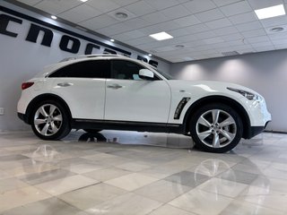 Infiniti FX30 2012
