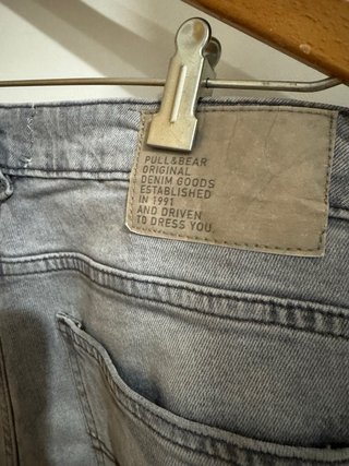 Pantalón corto vaquero Pull&Bear gris desgastado