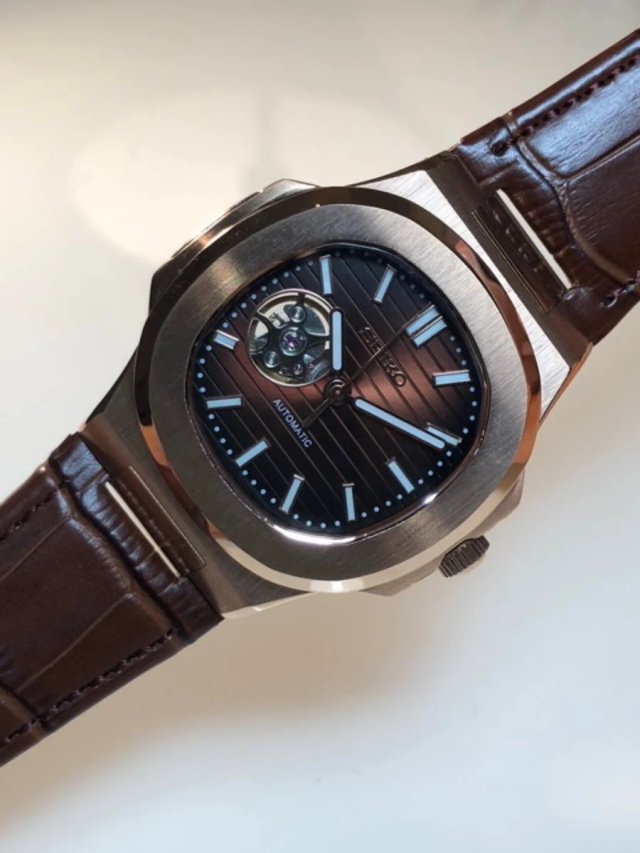 Reloj Mod - Nautilus Open Heart (Correa de Cuero)