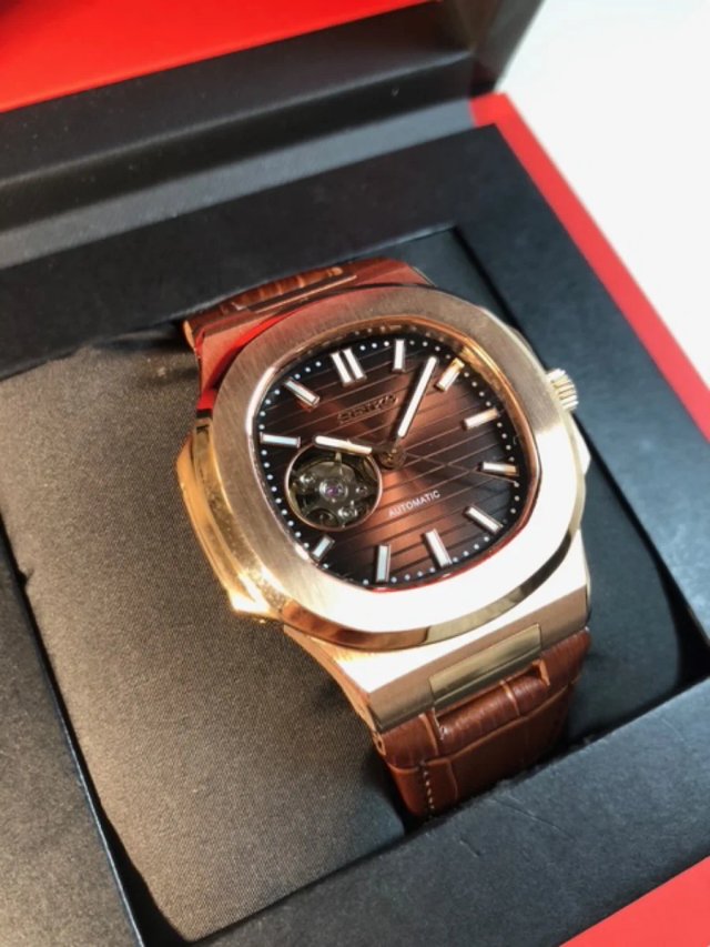 Reloj Mod - Nautilus Open Heart (Correa de Cuero)