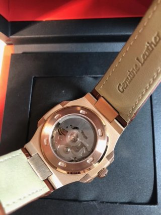 Reloj Mod - Nautilus Open Heart (Correa de Cuero)