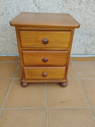 2 Mesitas de Noche Madera