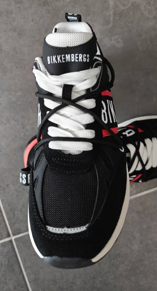 Zapatillas Bikkembergs Negras y Rojas
