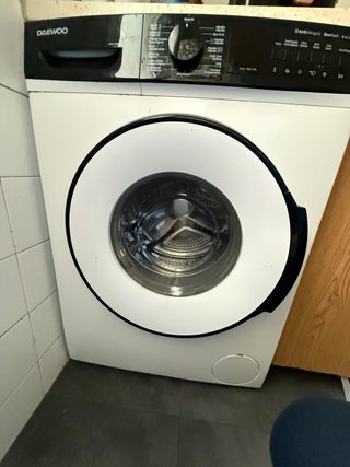 Lavadora Daewoo Blanca, tiene la puerta rota ,