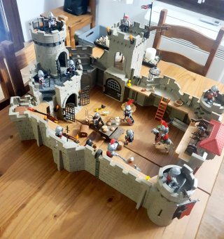 Enorme Castello Medievale Playmobil con Fortezza