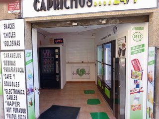 Kiosko con 4 maquinas Vending