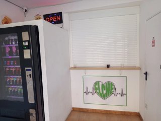 Kiosko con 4 maquinas Vending