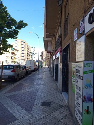 Kiosko con 4 maquinas Vending