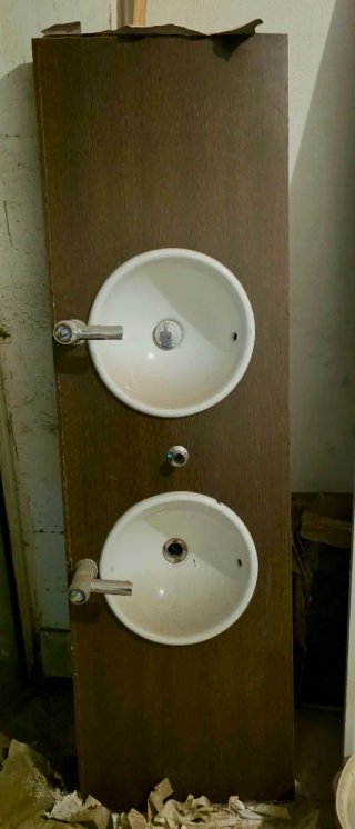 Lavamanos doble de porcelana y madera