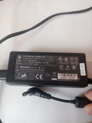 Cargador LI SHIN 19V 3.42A 100-240V