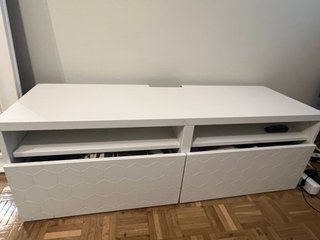Mueble TV blanco diseño hexagonal