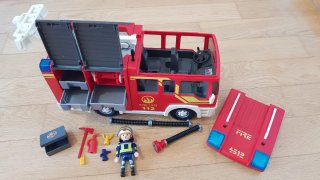 Camión Bomberos Playmobil con Figura