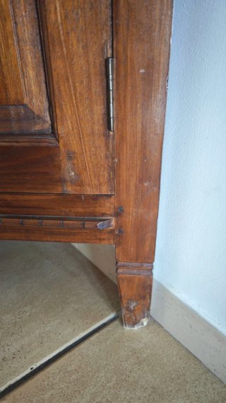 Mueble de esquina de madera