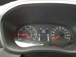 Renault Master CHASIS CABINA CARROZADO PAQUETERA CAMIÓN 3500 2.3 BLUE DCI 145 CV CON PLATAFORMA ELEVADORA