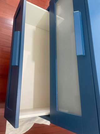 Cómoda azul Ikea.