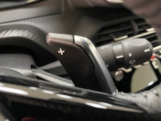Peugeot 2008 Allure Hybrid 1.2 145CV eDCS6 MHEV!!!