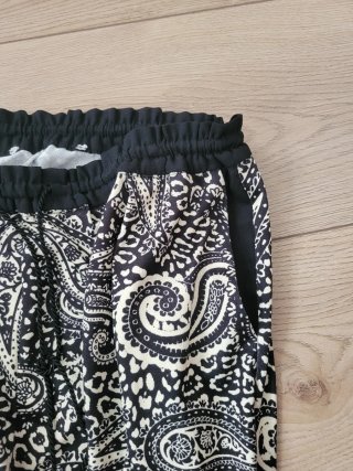 Pantalones elásticos estampado étnico