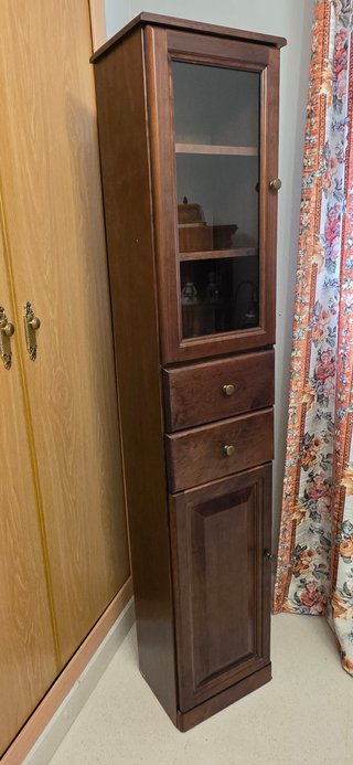 Mueble de madera color caoba En buen regalo otro