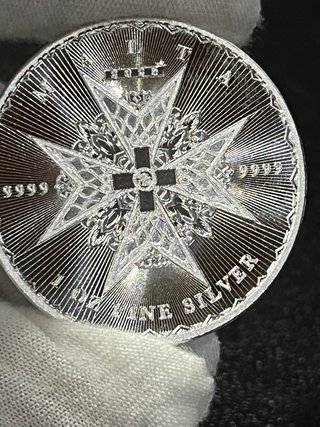 Moneda Plata Cruz Malta 2025 9999 1 oz