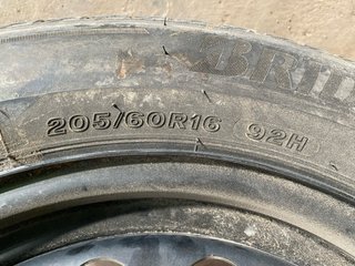 Rueda Bridgestone 205/55 R16