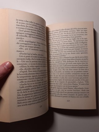 Libro "Mille splendidi soli" di Khaled Hosseini