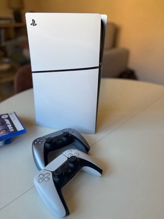 Consola PS5 Slim, con lector + 2 Mandos