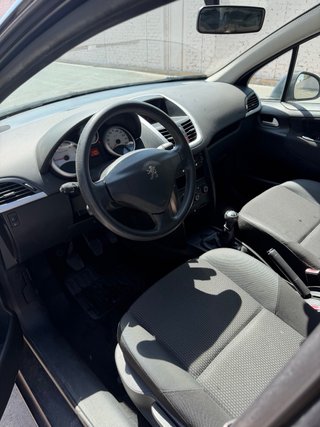 Peugeot 207 2010