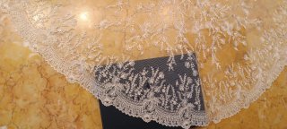 Mantilla Fallera Blanca con enganchón