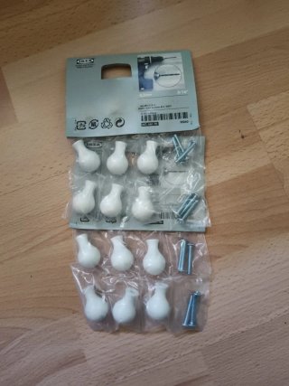 Pomos IKEA blancos (pack 12) + tornillos