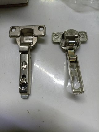 Bisagras para muebles