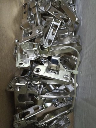 Bisagras para muebles