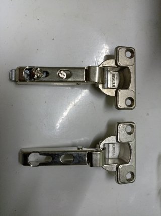 Bisagras para muebles