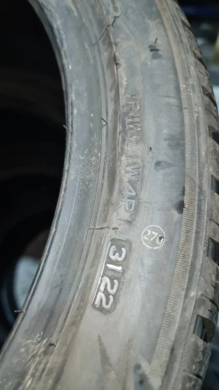 295/35 R19 104V XL Bridgestone Blizzak