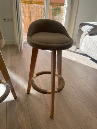 Confezione di 3 sgabelli nuovi