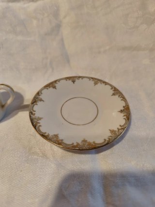 Juego Taza y Platillo Vintage. Porcelana fina. Oro