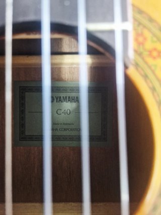 Guitarra Clásica Yamaha C40 + Funda