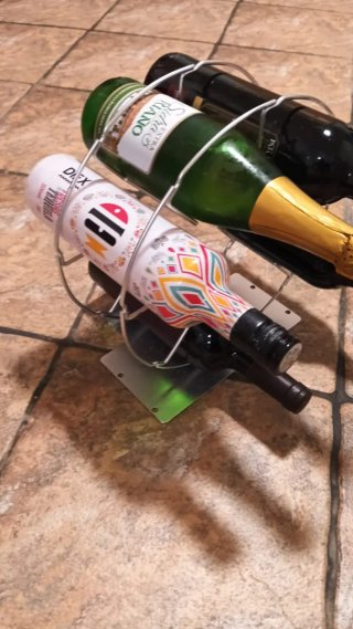Botellero moderno industrial de acero (8 botellas)