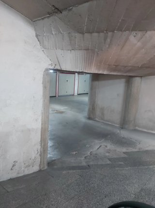 Alquilo parking cerrado en Salt