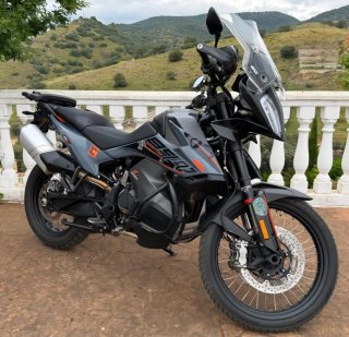 KTM 899 Adventure 2023- Estado impecable