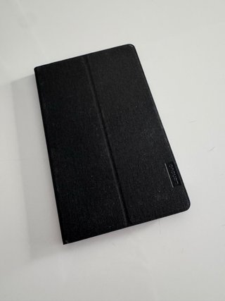 Tablet Lenovo Negra con funda