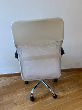 Silla de escritorio blanca