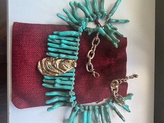 Collar Turquesas y Ostra Dorada