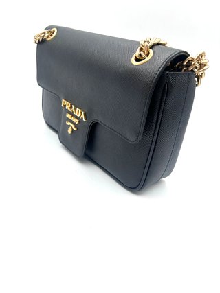 Bolso Prada Negro Cadena Dorada