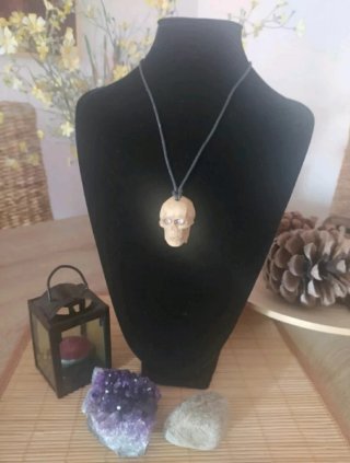 Colgante Calavera con Ojos Brillantes