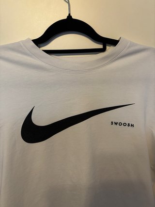 Camiseta Nike Swoosh Blanca