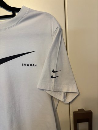 Camiseta Nike Swoosh Blanca
