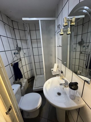 Local tienda con dos alturas en Barcelona